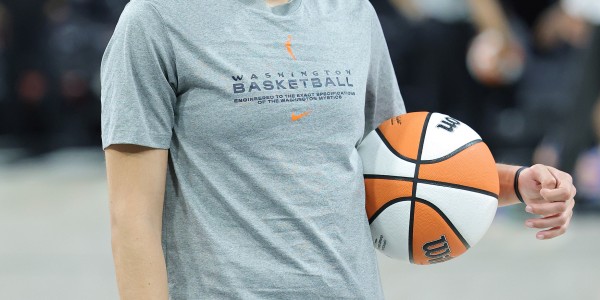 开云体育-冲击最佳新秀！西特龙本赛季末节总得分联盟第二，8月三分命中率50%