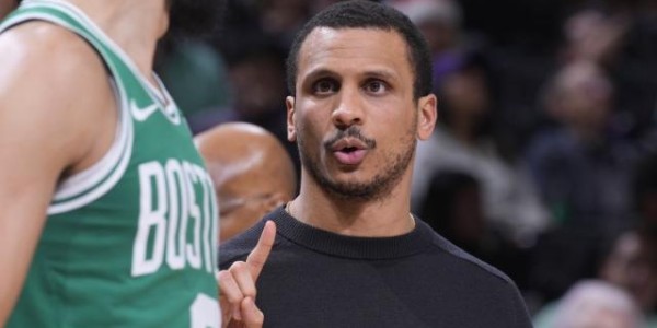 绿军主帅已经斩获生涯百胜，他和球员们相互成就