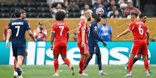 开云体育-2-0！3-2！欧洲4豪门乱斗：断腿+染红！恩里克狂奔庆祝，太窒息