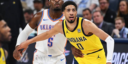 哈利伯顿0运动战进球创67年最差纪录！赛后谈受伤：从没想过下场