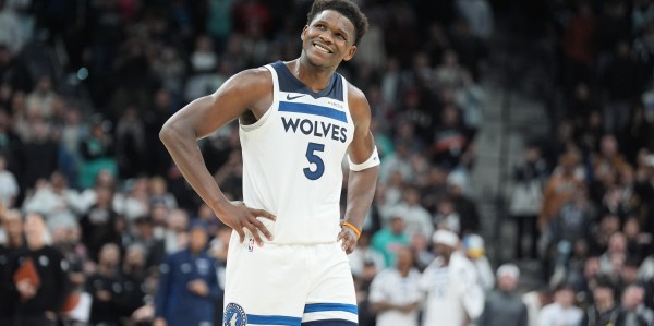 开云-华子落选首发！媒体人：今年关键球断档 最佳阵才能衡量赛季表现